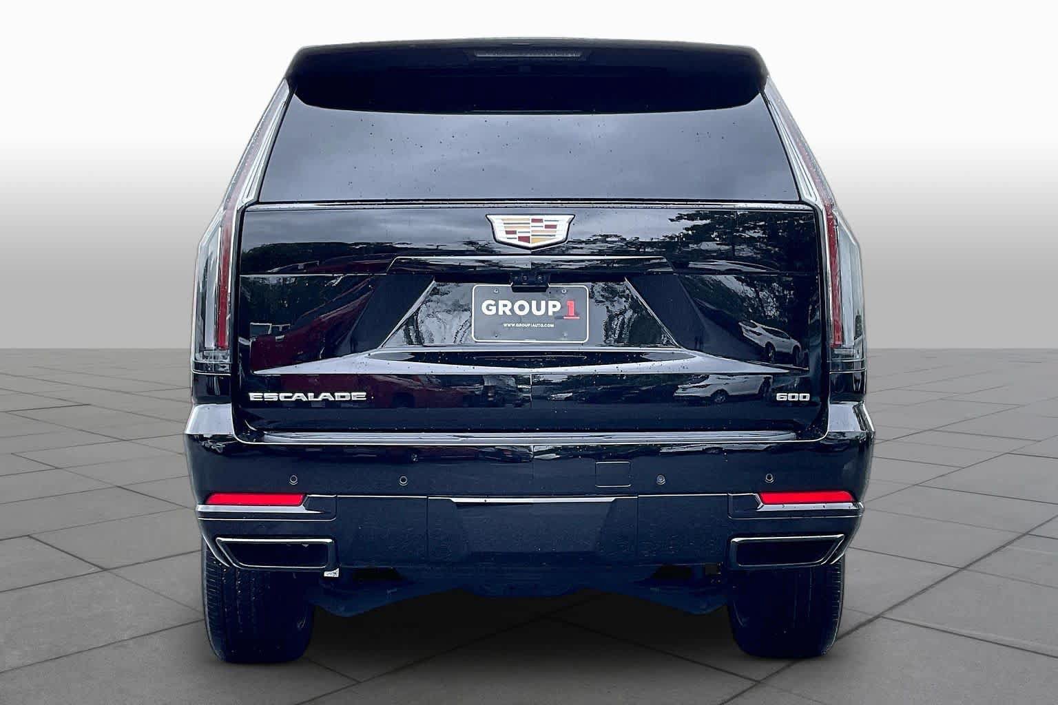 Used 2025 Cadillac Escalade Sport AWD/4WD image 4