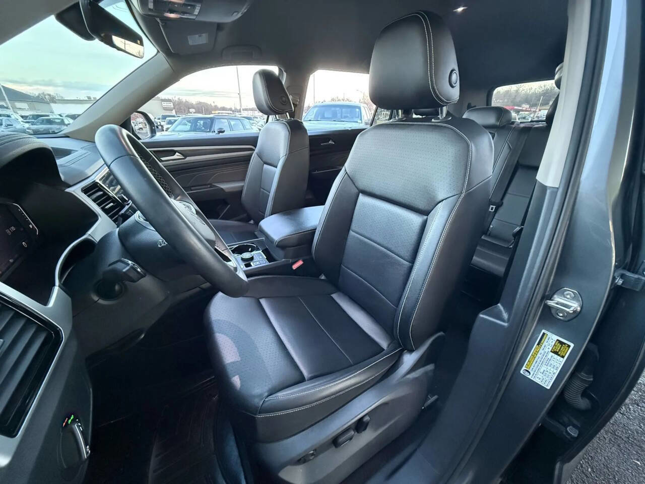 Used 2023 Volkswagen Atlas SE image 18