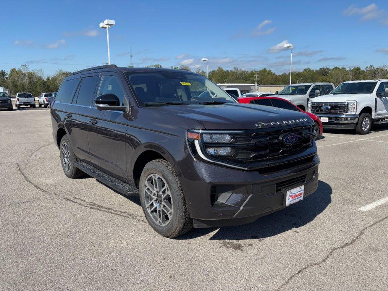 New 2025 Ford Expedition Active image 2