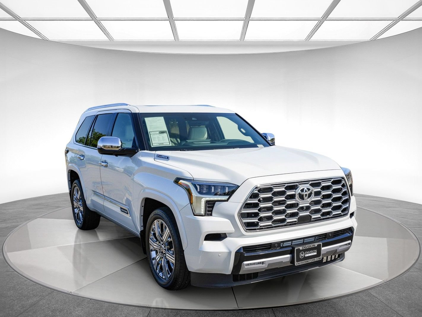Used 2025 Toyota Sequoia Capstone AWD/4WD image 5