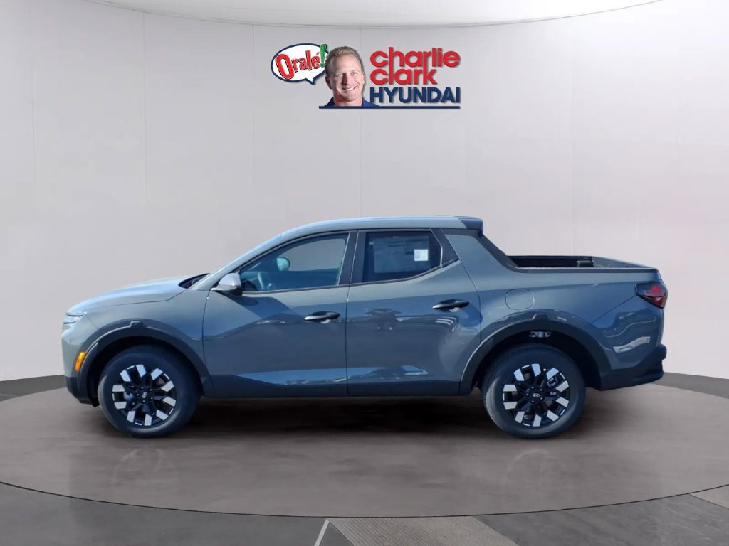 New 2027 Hyundai Santa Cruz SE FWD image 2