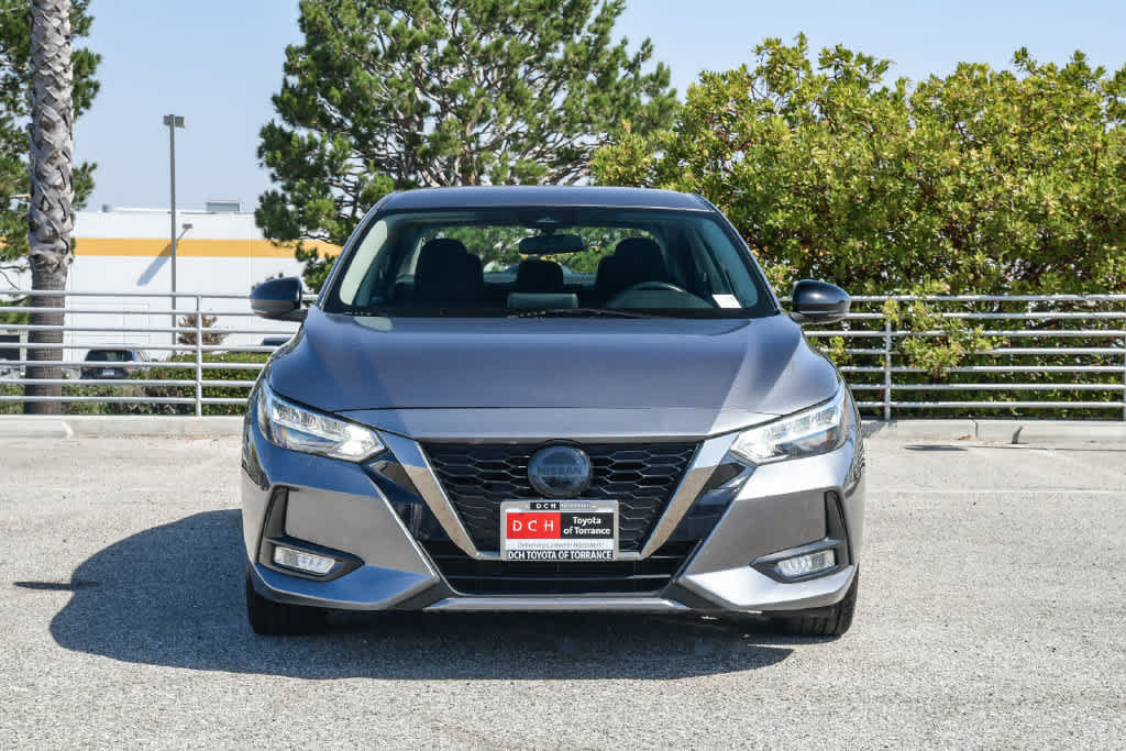 Used 2022 Nissan Sentra SR w/ Lighting Package FWD image 2