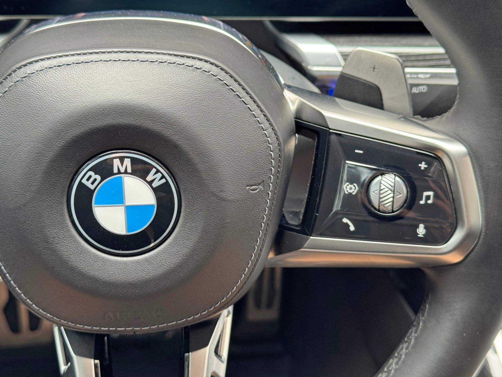 Used 2023 BMW 740i RWD image 24