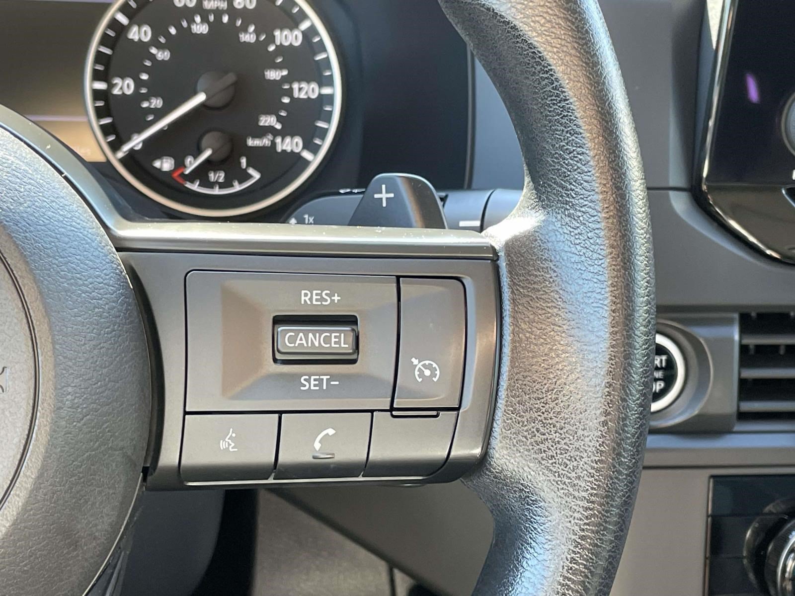 Used 2024 Nissan Pathfinder S AWD/4WD image 23
