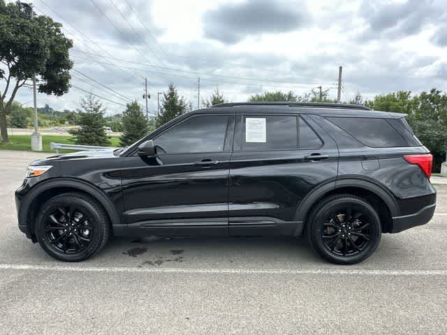 Used 2023 Ford Explorer XLT w/ Equipment Group 202A AWD/4WD image 2
