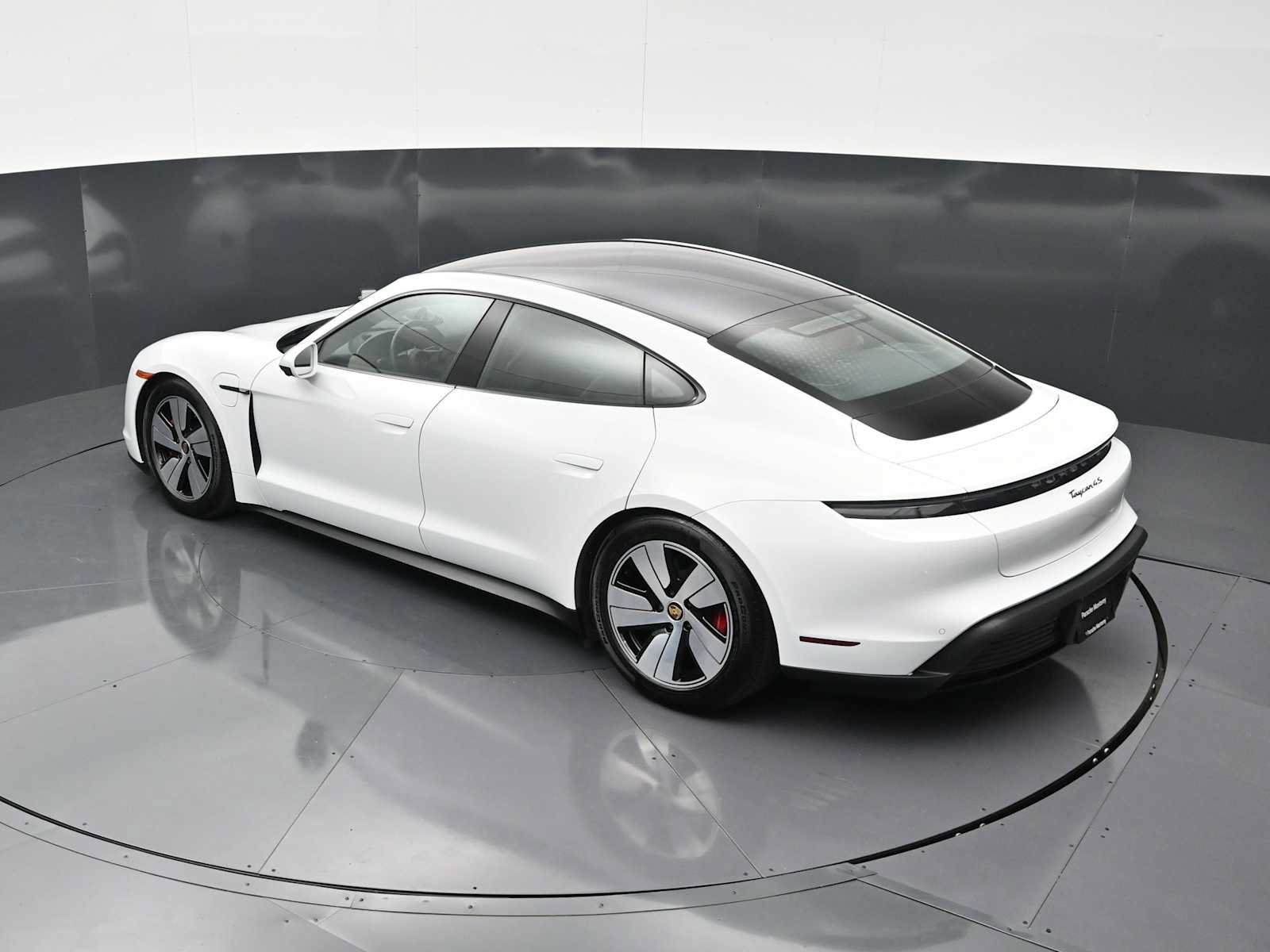 Used 2024 Porsche Taycan 4S AWD/4WD image 32