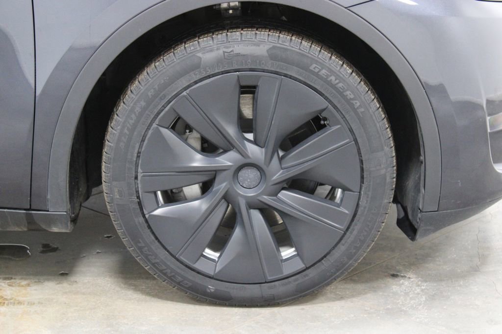 Used 2024 Tesla Model Y Long Range image 12