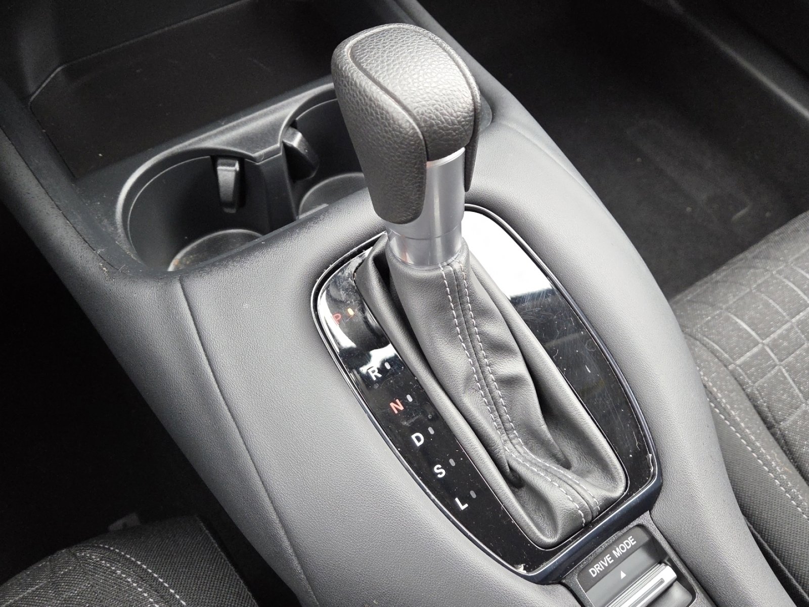 Used 2023 Honda HR-V LX image 29