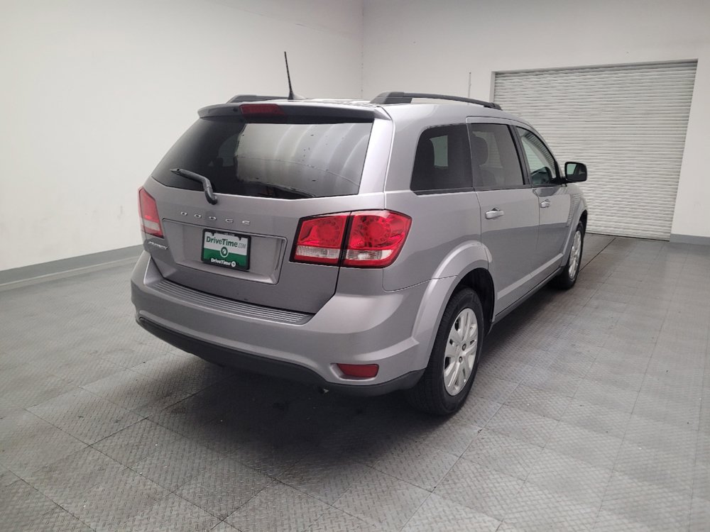 Used 2019 Dodge Journey SE w/ Connectivity Group FWD image 9