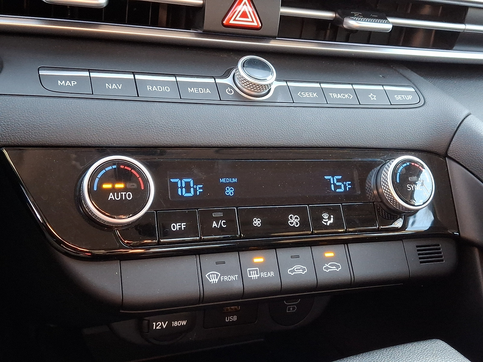 Certified 2024 Hyundai Elantra SEL FWD image 15