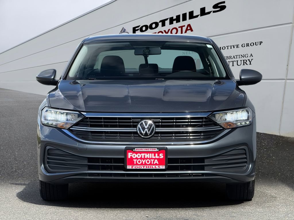 Used 2022 Volkswagen Jetta S image 2