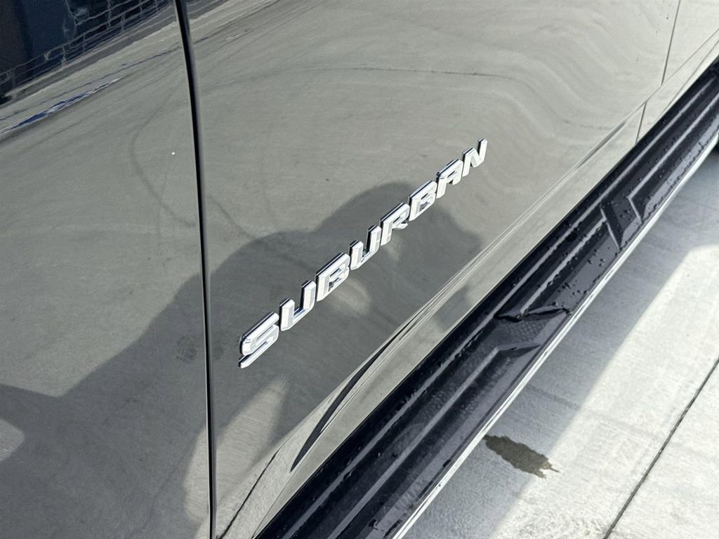 Used 2024 Chevrolet Suburban Premier image 29