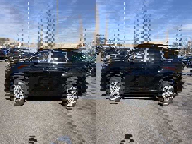 Used 2024 Toyota Highlander LE image 11