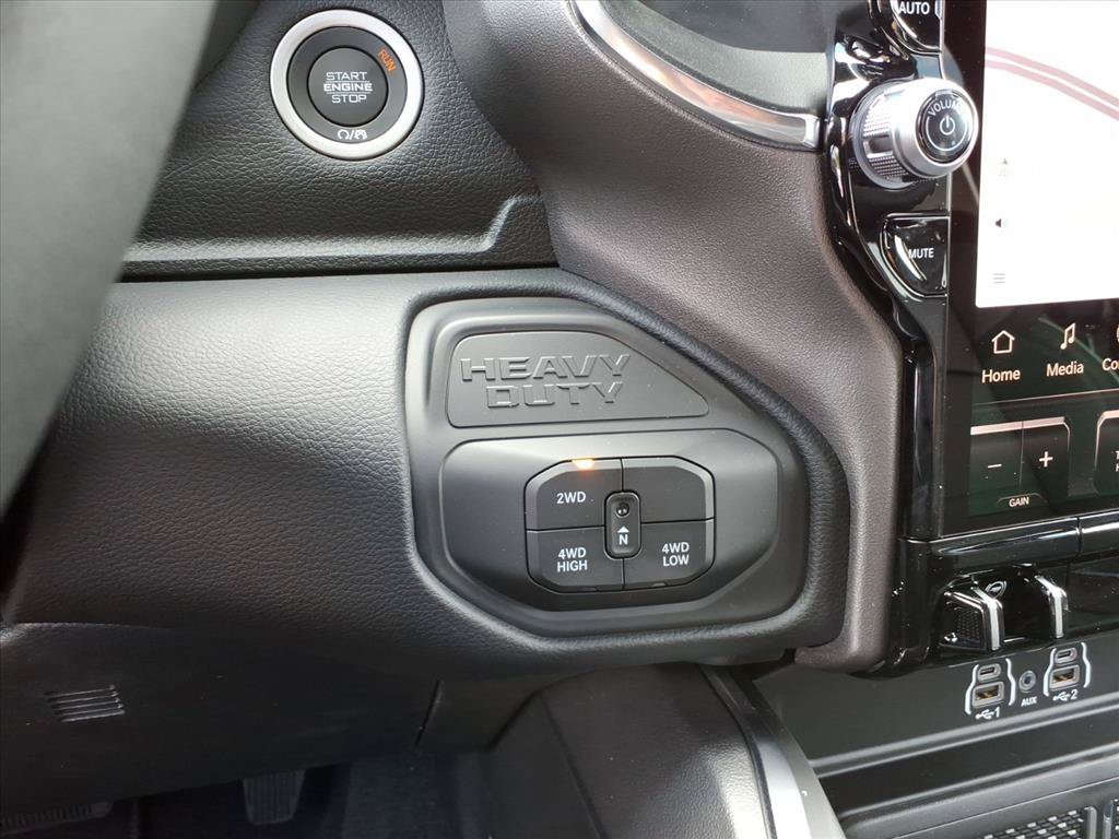 New 2026 RAM 2500 Laramie AWD/4WD image 24