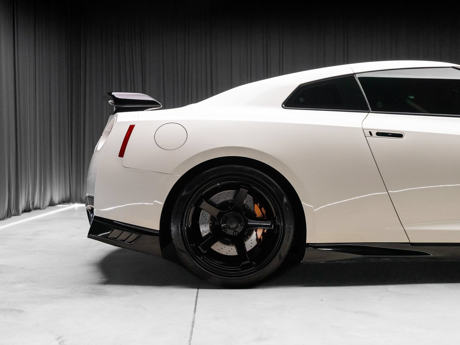 Used 2021 Nissan GT-R Premium AWD/4WD image 31