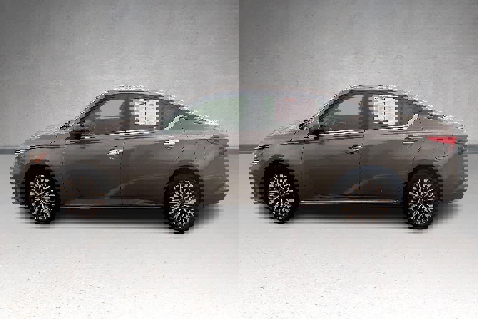 Used 2025 Nissan Altima 2.5 SV image 3