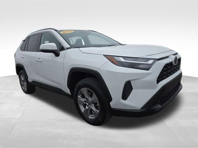 Used 2023 Toyota RAV4 XLE image 1