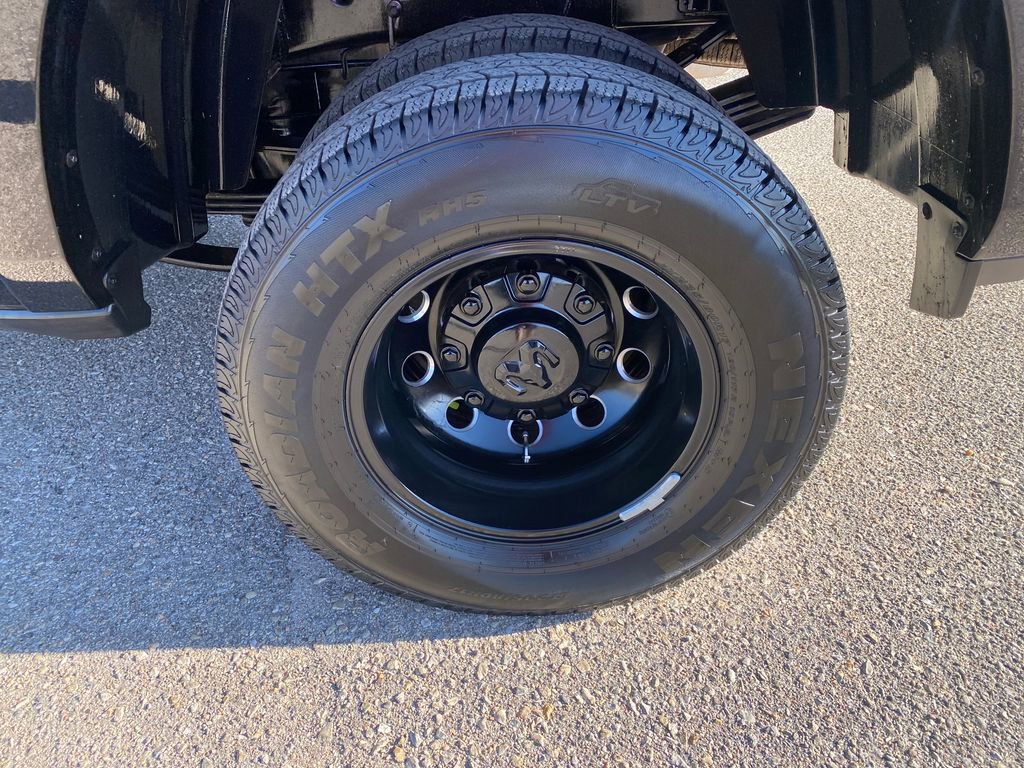Used 2025 RAM 3500 Limited AWD/4WD image 33