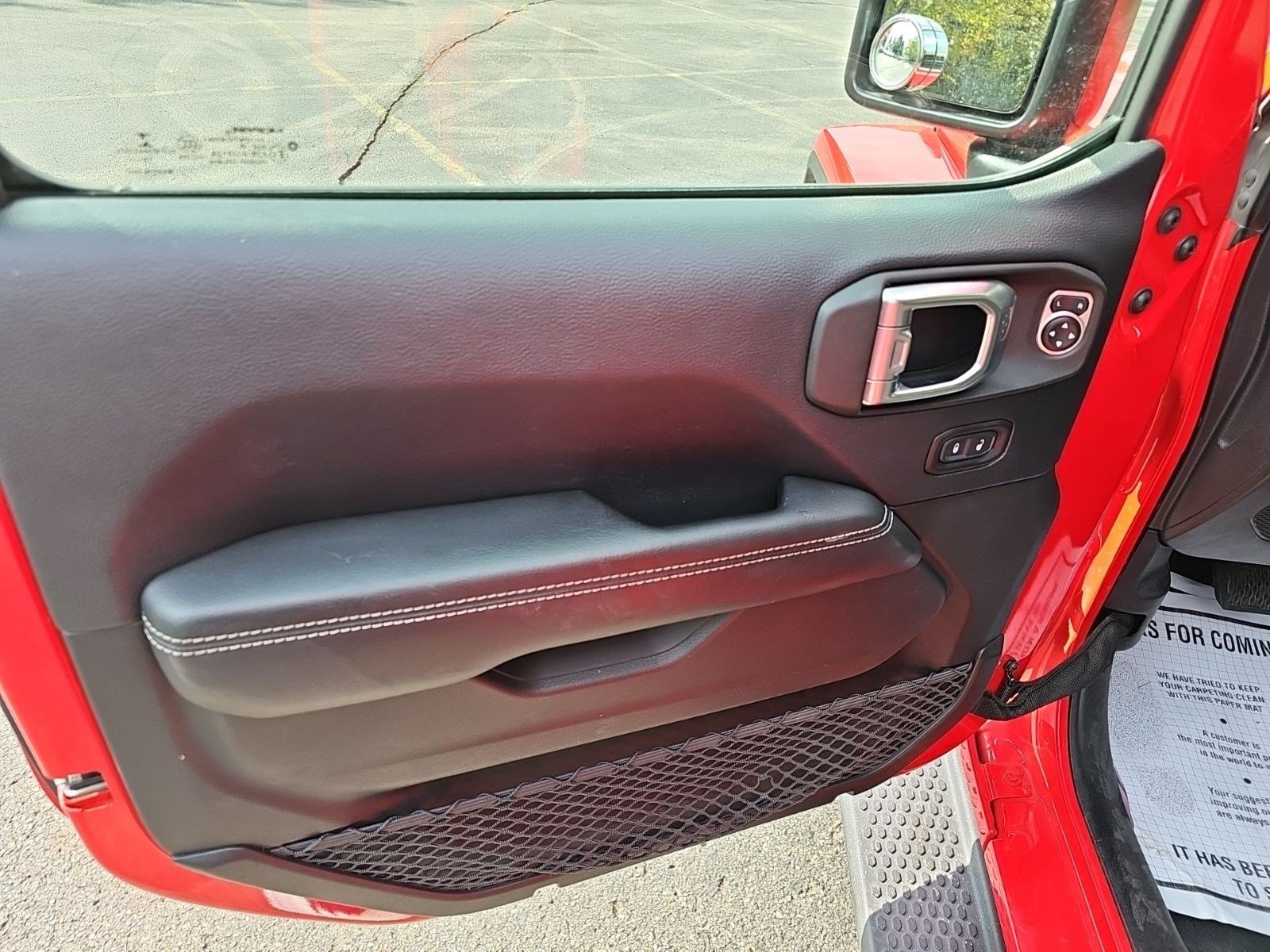 Used 2018 Jeep Wrangler Unlimited Sahara AWD/4WD image 19
