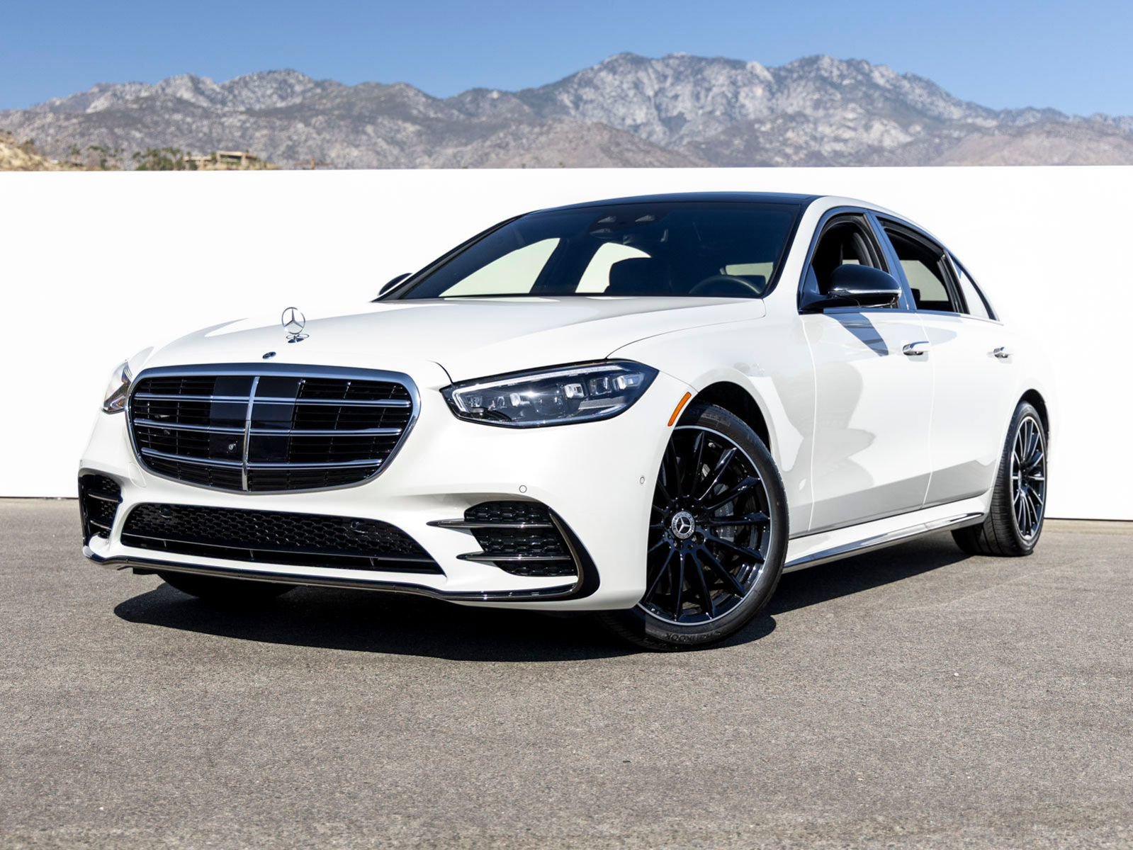 Certified 2023 Mercedes-Benz S 500 4MATIC image 1