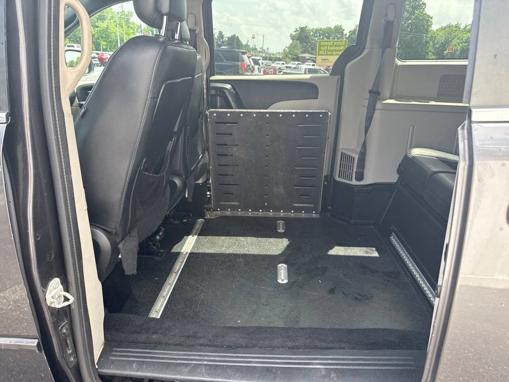 Used 2017 Dodge Grand Caravan SXT FWD image 11