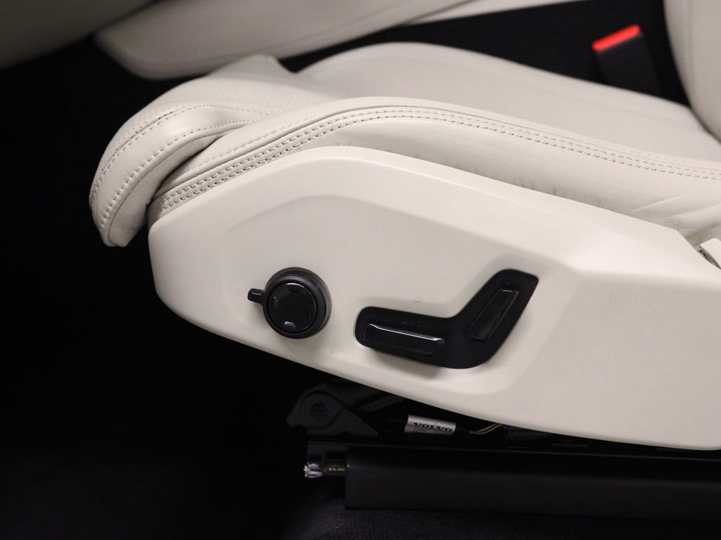 Used 2022 Volvo XC90 T6 Inscription image 24