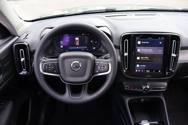 Used 2023 Volvo XC40 B5 Ultimate w/ Protection Package Premier image 15