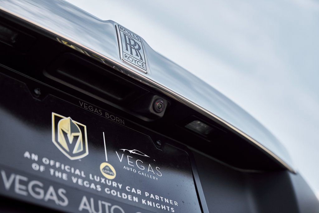 Used 2025 Rolls-Royce Phantom Sedan image 14