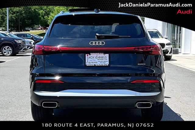 Used 2025 Audi Q5 Premium w/ Convenience Package AWD/4WD image 4