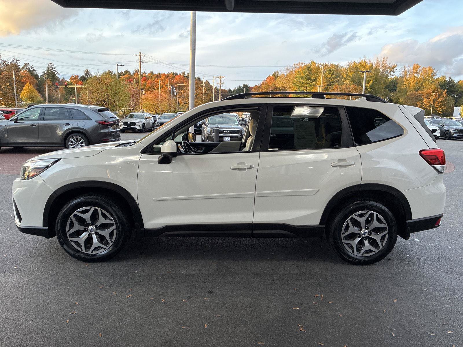 Used 2019 Subaru Forester Premium AWD/4WD image 4