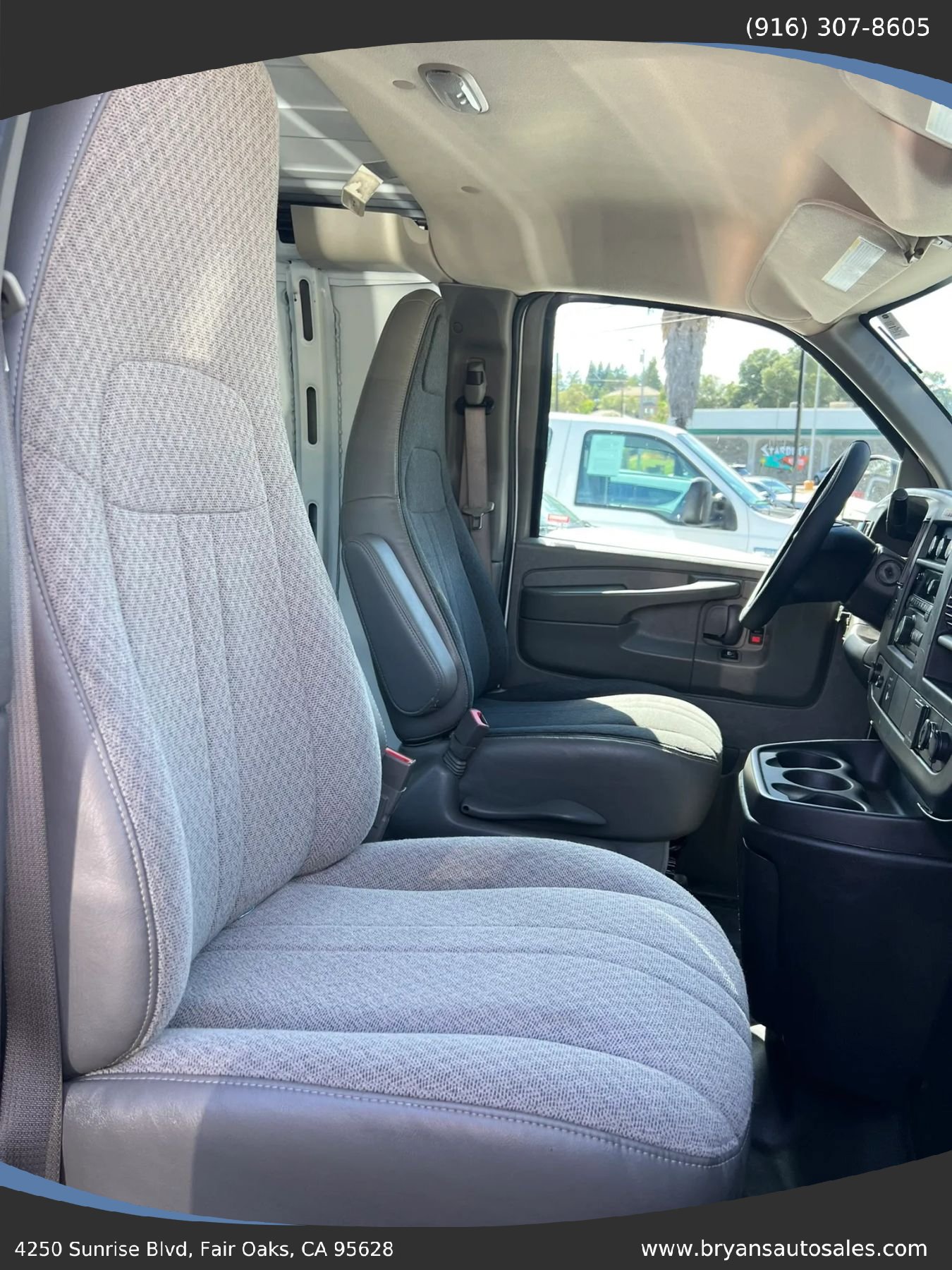 Used 2015 Chevrolet Express 2500 RWD image 16