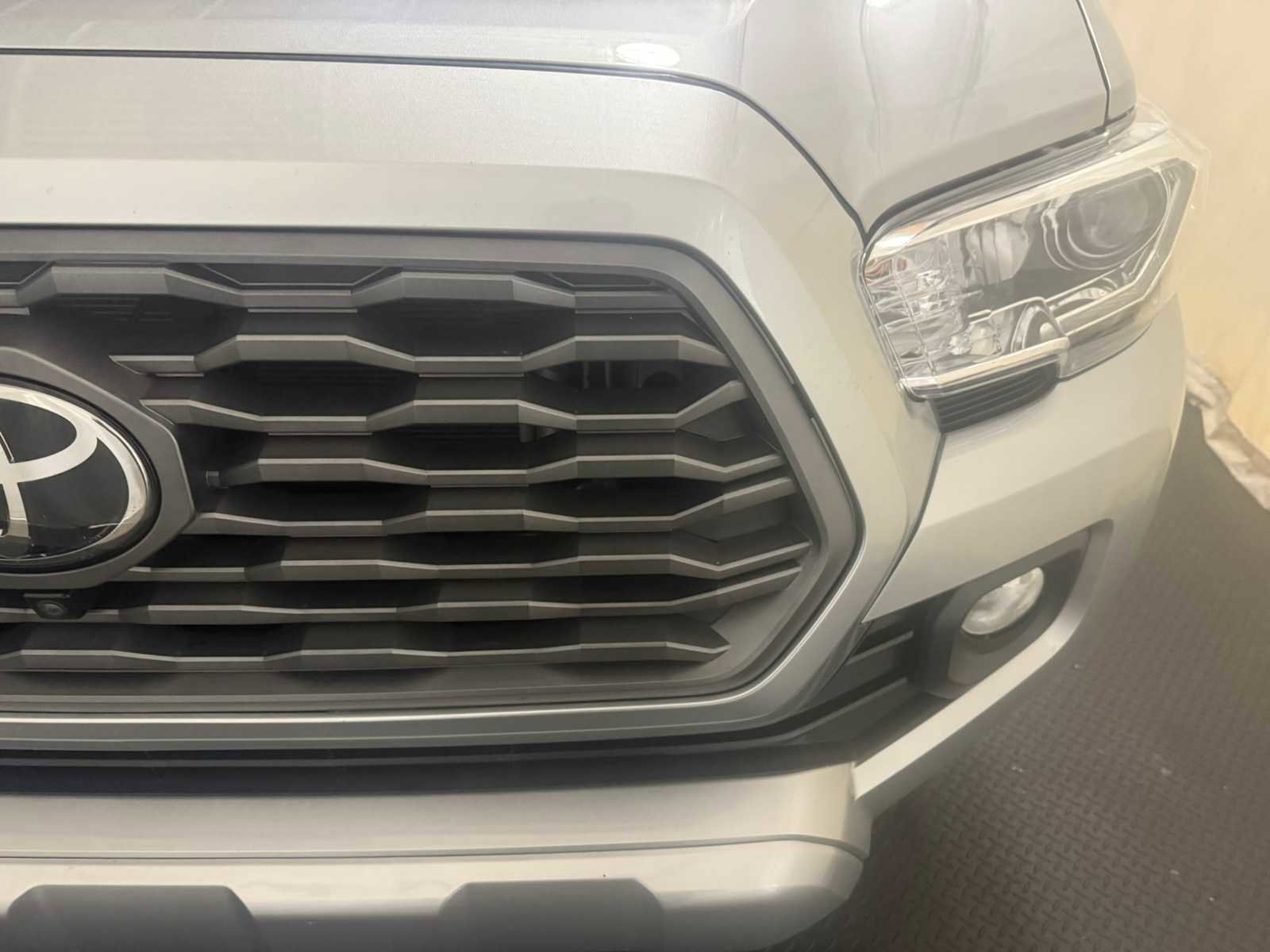 Used 2023 Toyota Tacoma TRD Sport image 5