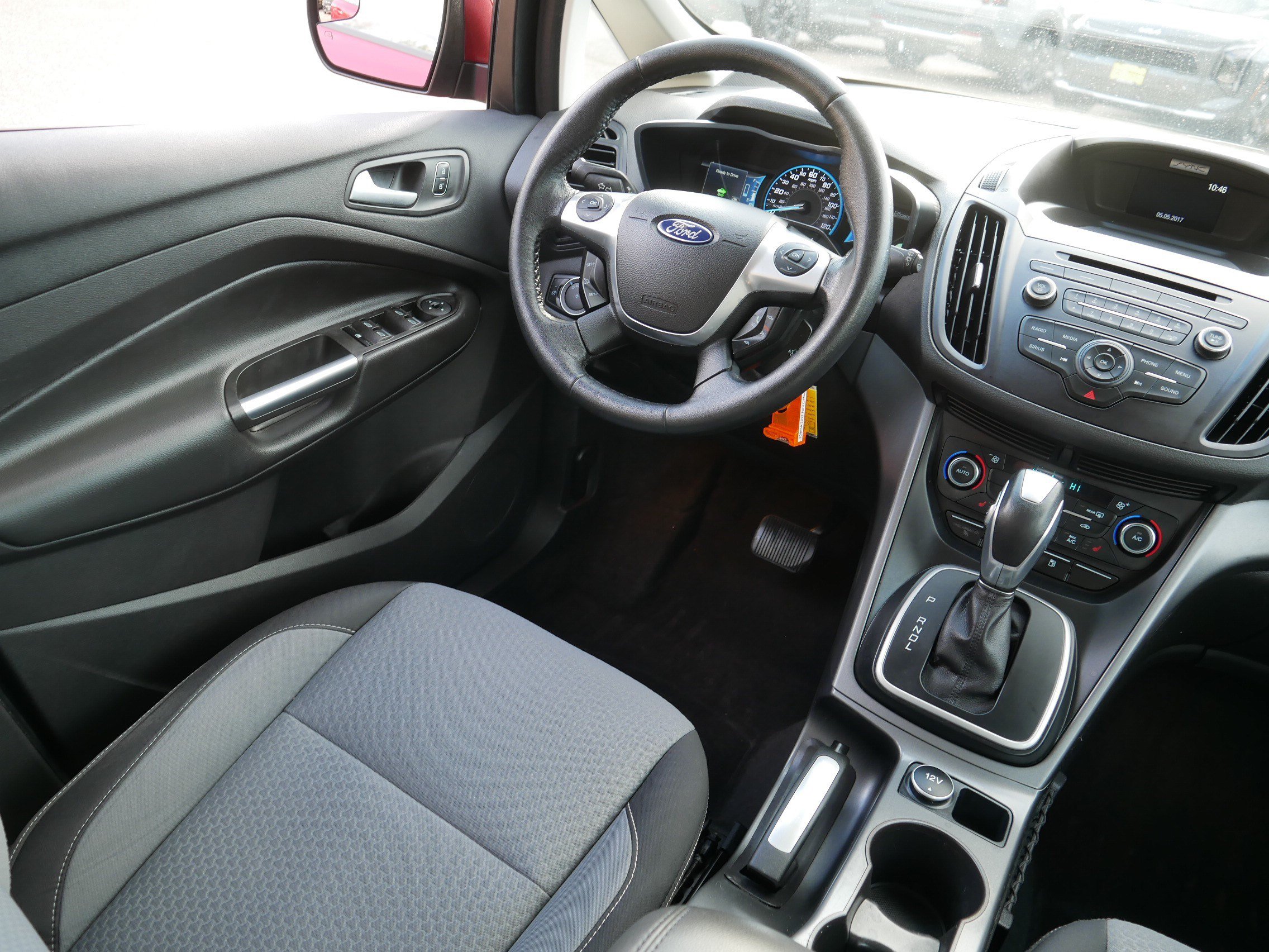 Used 2017 Ford C-MAX Energi SE w/ Cold Weather Package FWD image 9