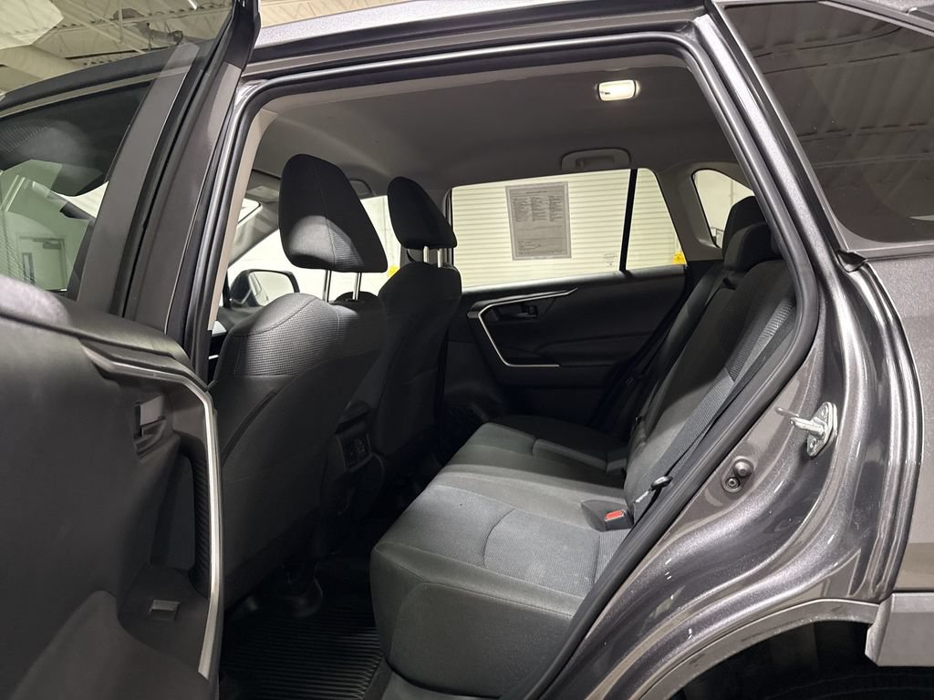 Used 2022 Toyota RAV4 LE FWD image 22