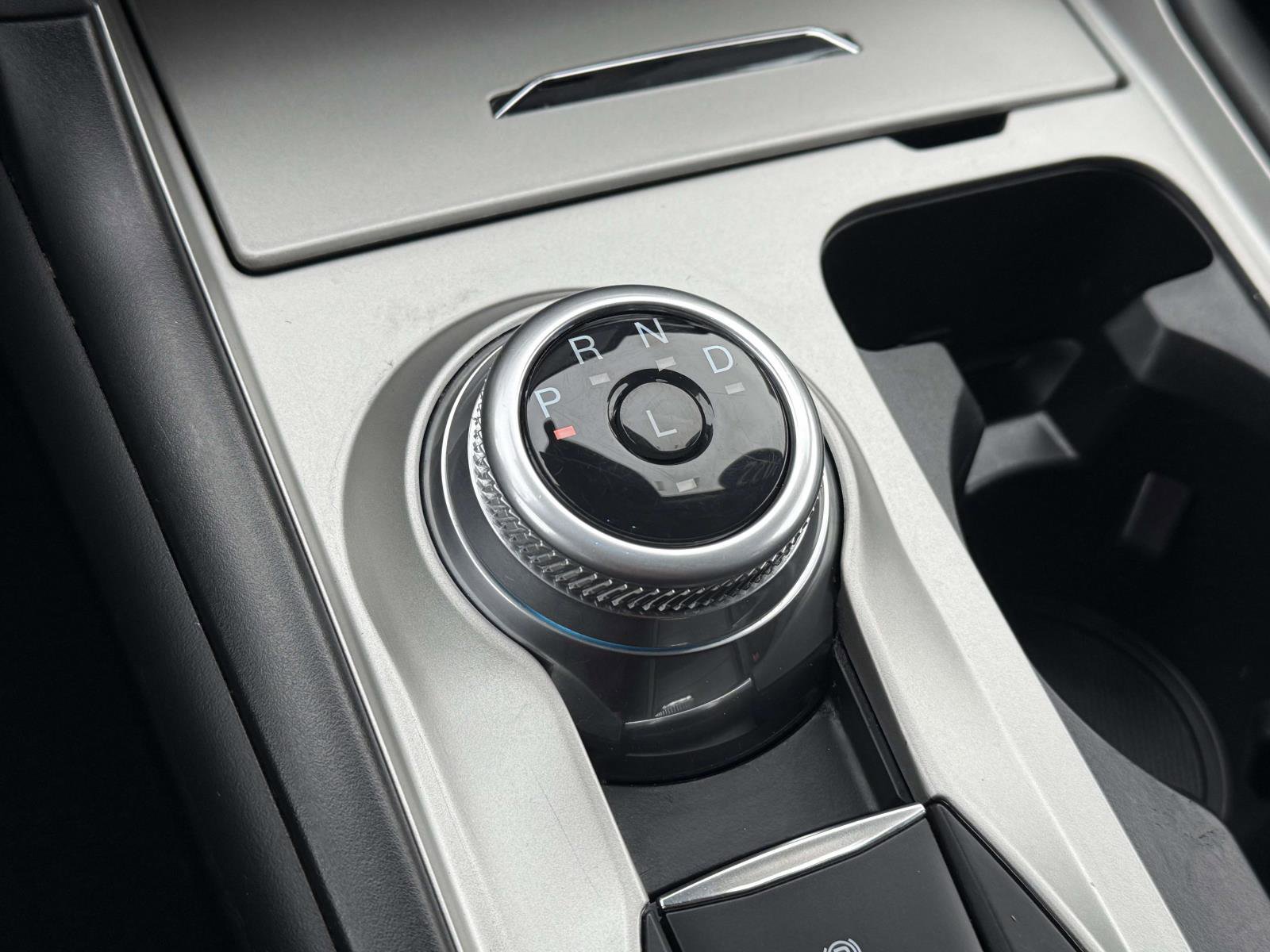 Used 2022 Ford Explorer XLT image 27