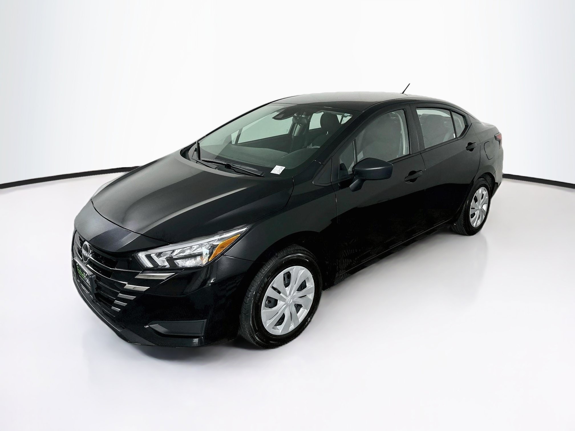 Used 2025 Nissan Versa S FWD image 3
