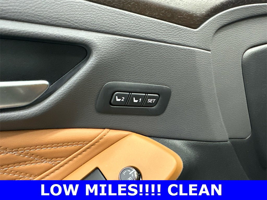 Used 2019 Toyota Avalon Limited image 12