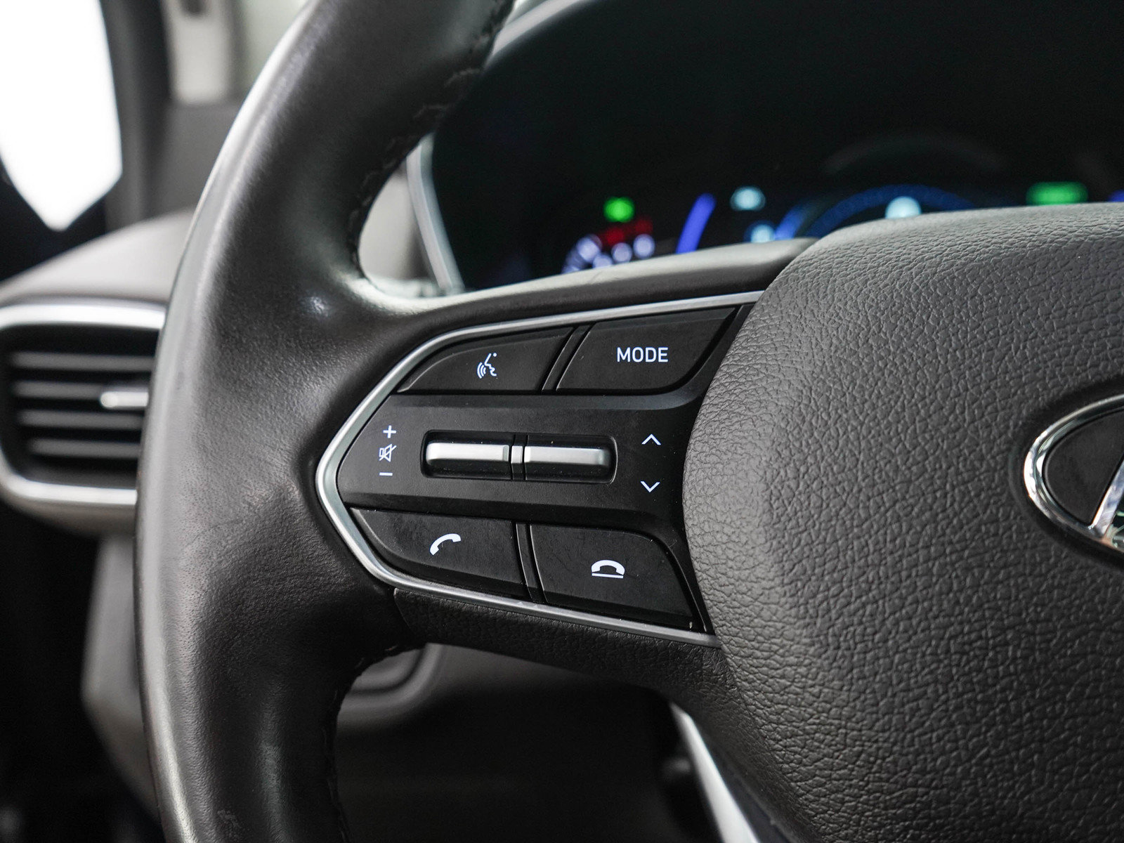 Used 2020 Hyundai Santa Fe Limited AWD/4WD image 29
