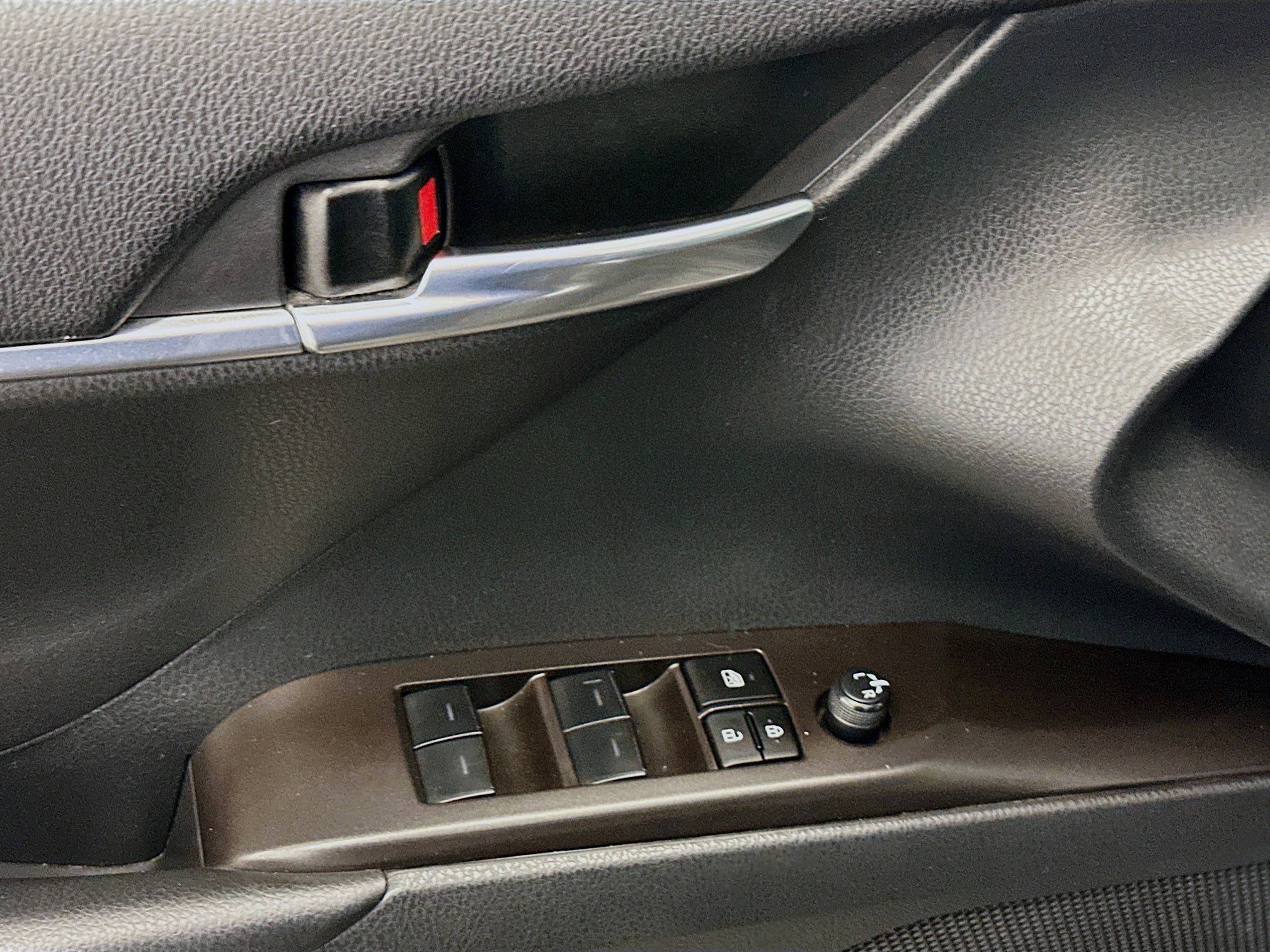 Used 2024 Toyota Camry SE image 15