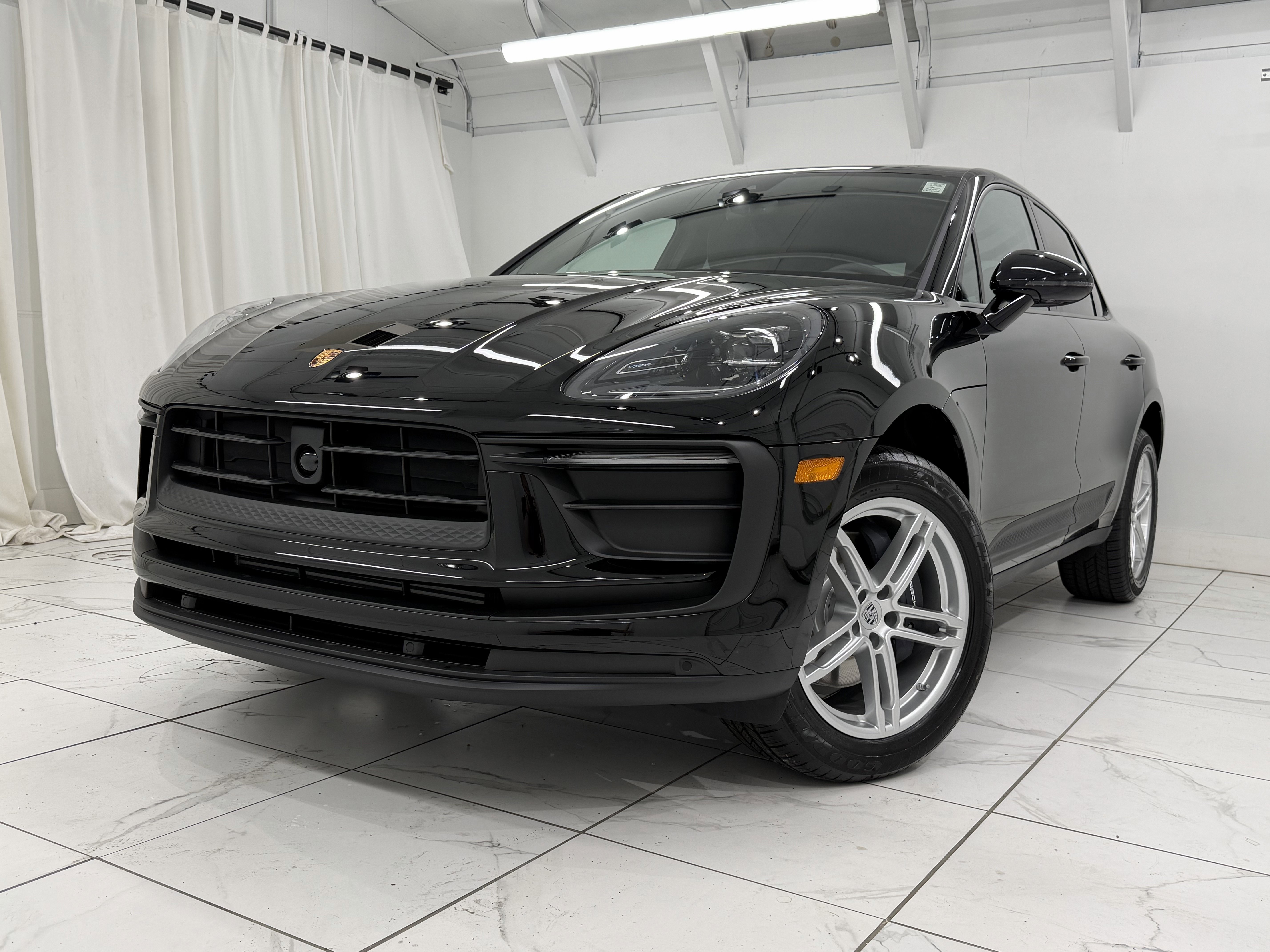 New 2026 Porsche Macan image 8