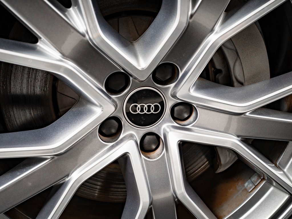 Used 2021 Audi e-tron Prestige w/ Prestige Package image 8