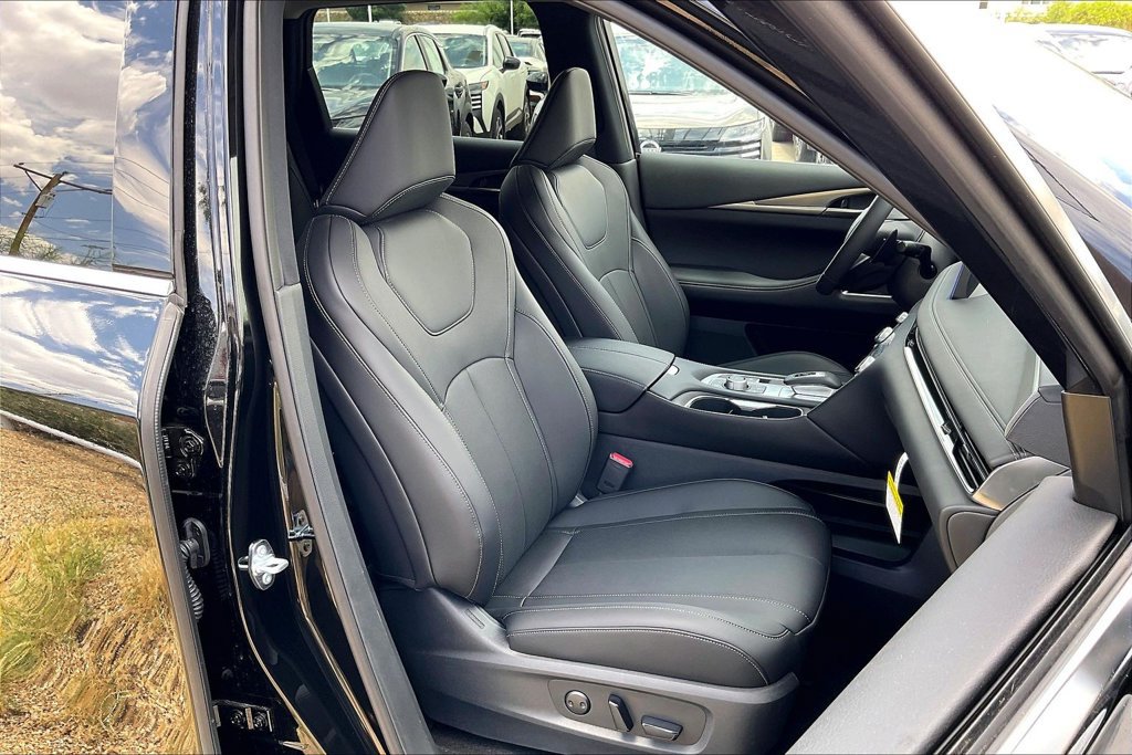 New 2027 INFINITI QX60 Luxe w/ Cargo Package FWD image 11