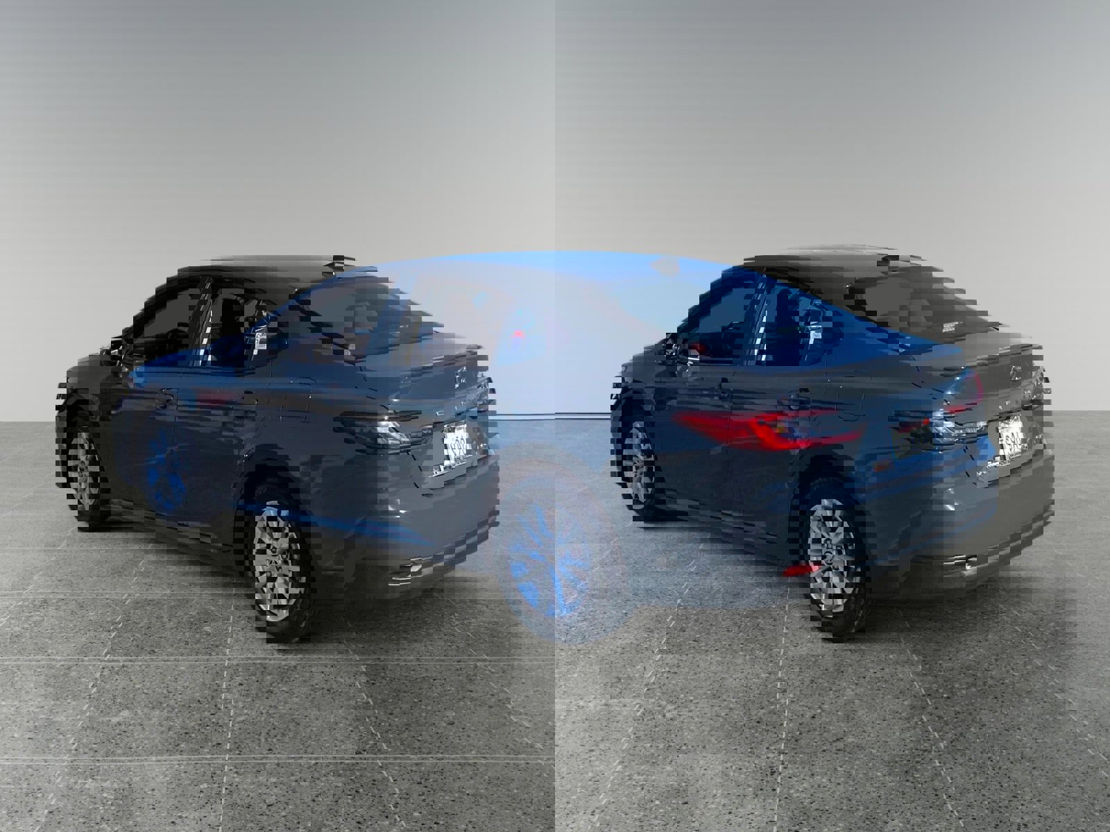 Used 2025 Toyota Camry LE w/ Convenience Package image 3