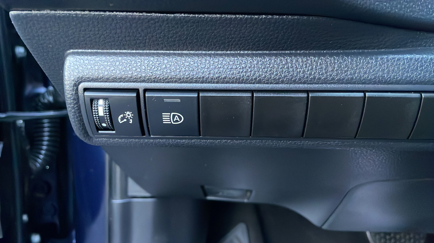 Certified 2025 Toyota Corolla LE FWD image 14