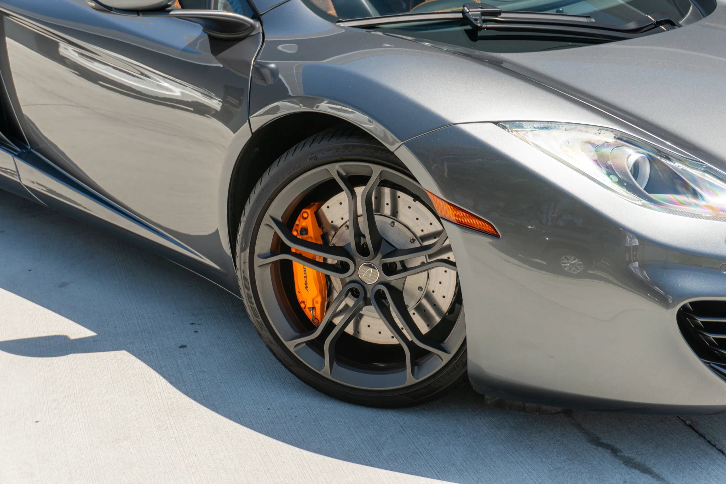 Used 2014 McLaren MP4-12C Spider RWD image 35