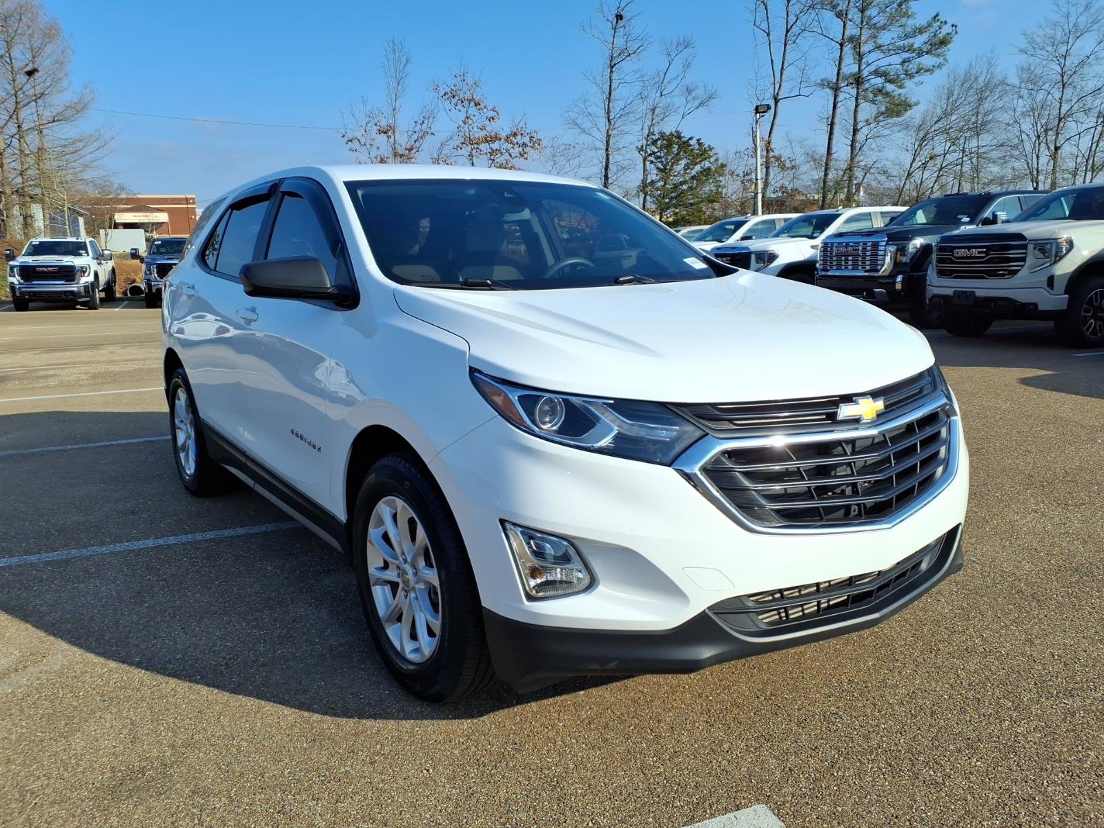 Used 2021 Chevrolet Equinox LS image 2