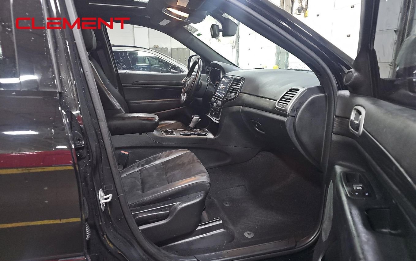 Used 2022 Jeep Grand Cherokee Laredo X image 12