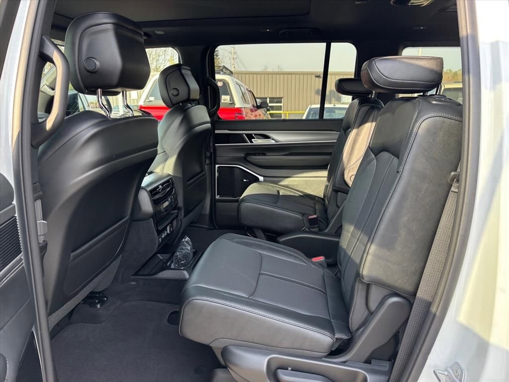 New 2026 Jeep Grand Wagoneer Limited image 12
