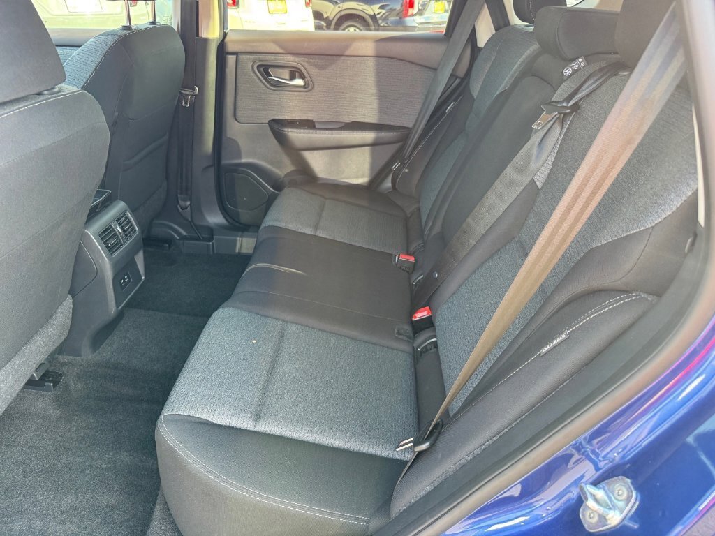 Used 2023 Nissan Rogue SV FWD image 14