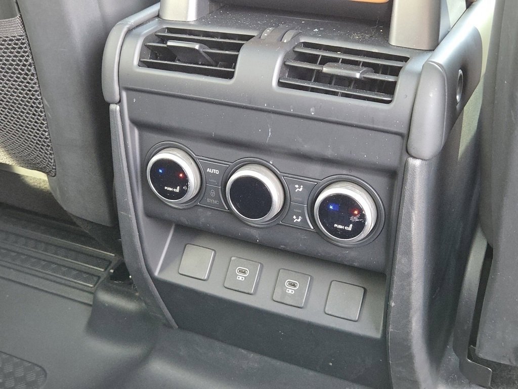 Used 2024 Land Rover Defender 110 X-Dynamic SE image 42